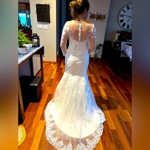 Elegant Lace Wedding Dress